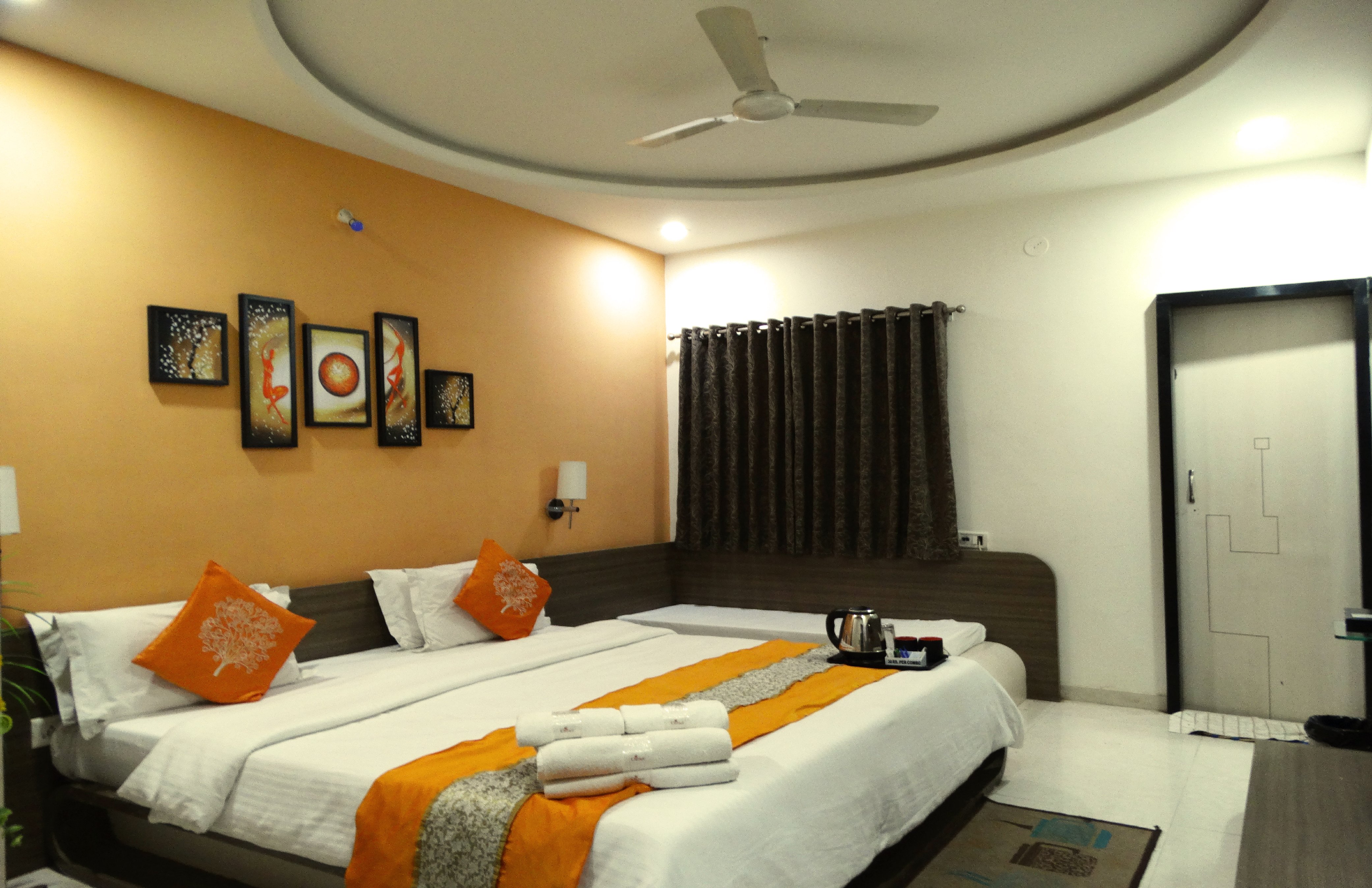 Hotel Crown | EXECUTIVE ROOM